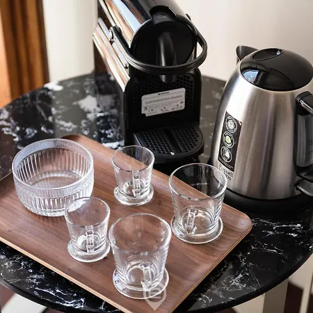 Verso בית הארחה קליארי